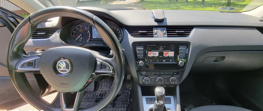 Skoda Octavia cena 44500 przebieg: 182300, rok produkcji 2015 z Słubice małe 29